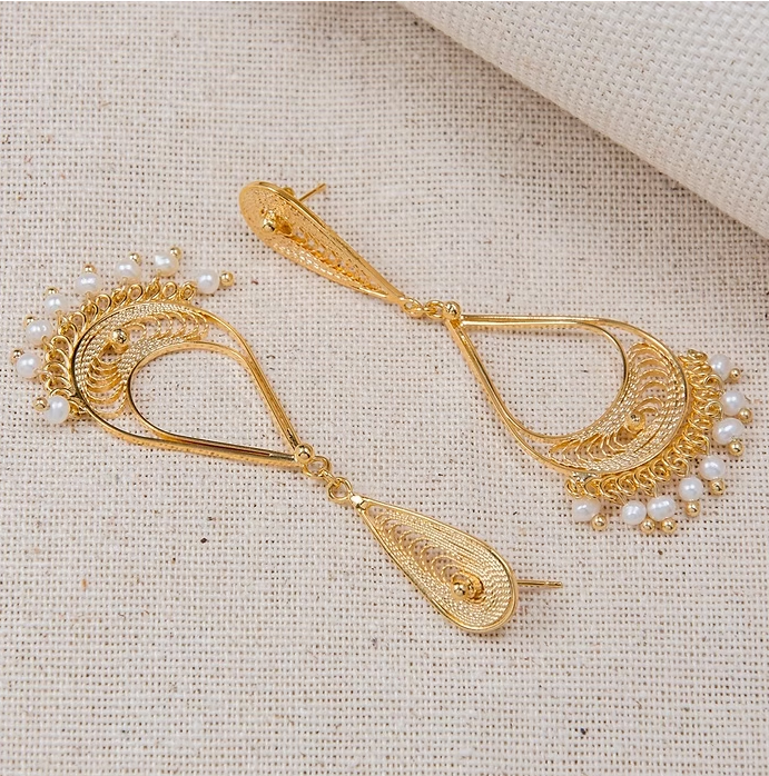 Aretes largos perlitas