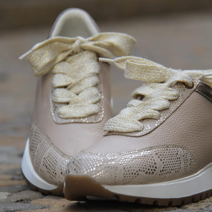 TENIS NUDE
