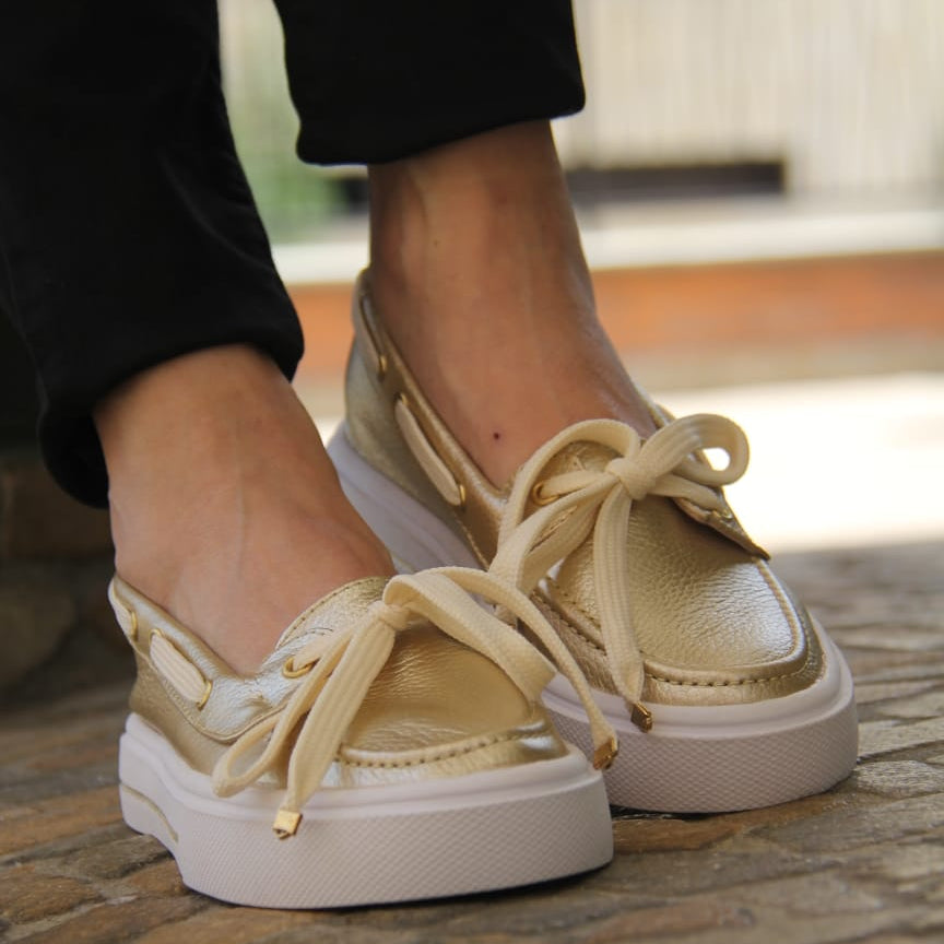 Mocasín Plano Dorado Cuero