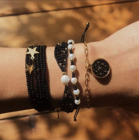 Pulsera tejida Negra Estrellas