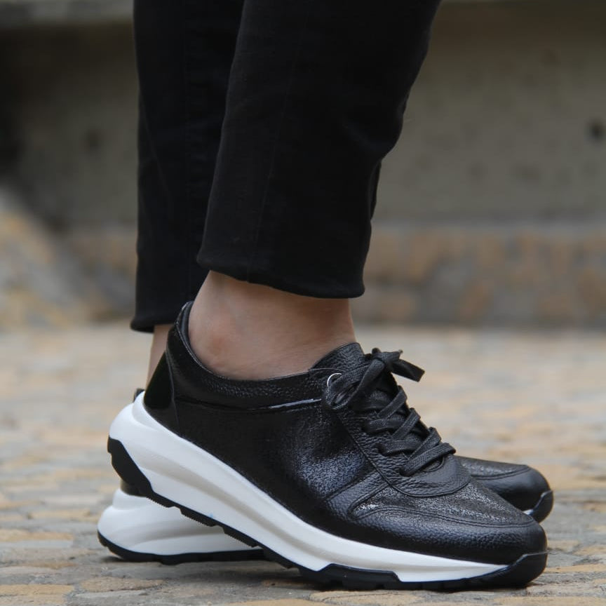 Tenis Negros Cuero