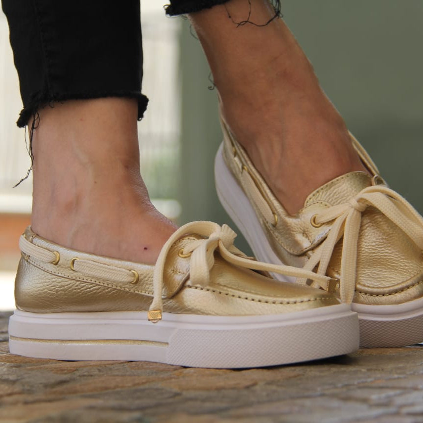Mocasín Plano Dorado Cuero